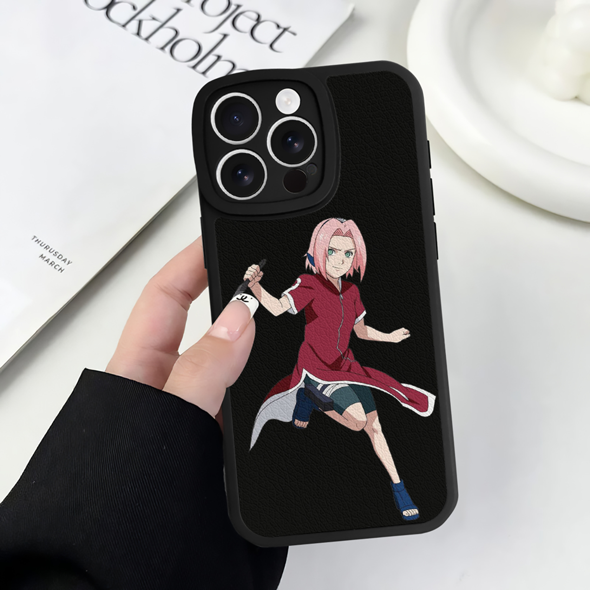 （画像用） NARUTO -ナルト- 春野サクラ Haruno Sakura 【iPhone 16シリーズ対応】シリコンスマホケース（レザー調） 材質：シリコン